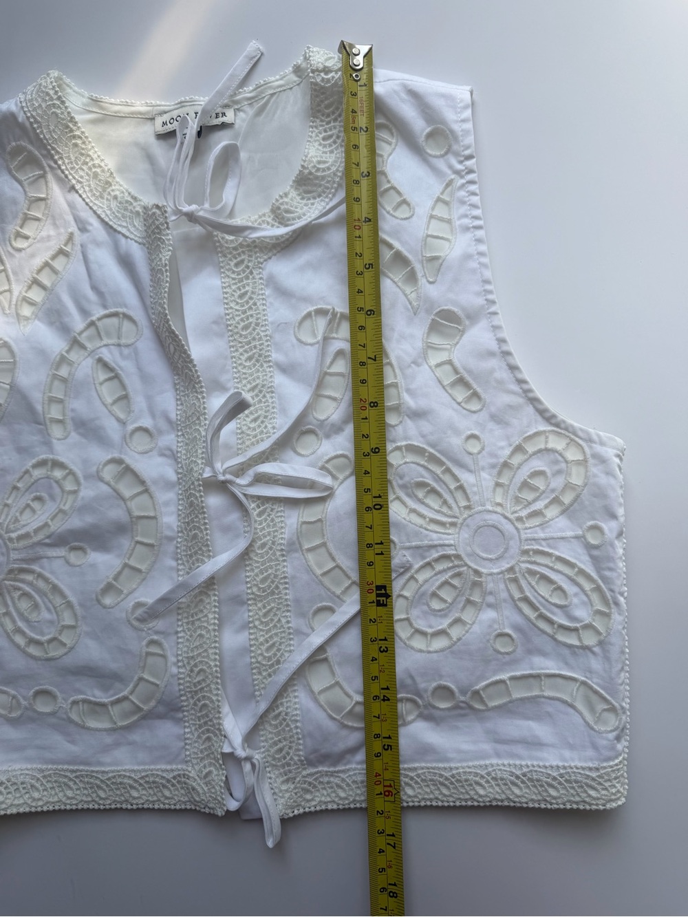 Moon River White Embroidered Lace Tie Front Vest Boho Cottagecore - Picture 3 of 8